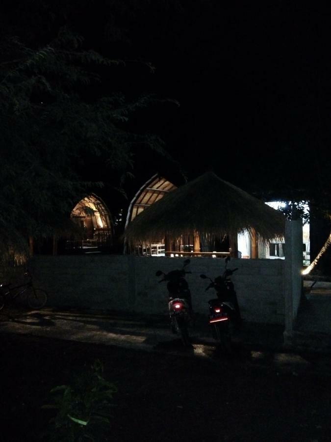 Bale Hostel Kuta  Buitenkant foto